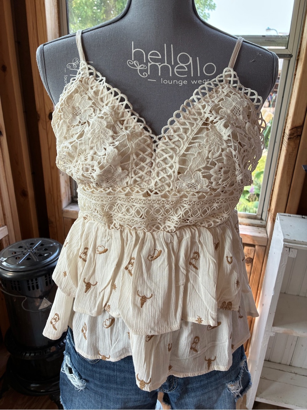 NWT - Cream Lace Tiered Cami Top - Boot Barn